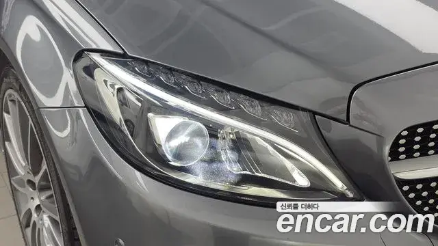 Mercedes-Benz C-Class 2018 — Şəkil 6/33