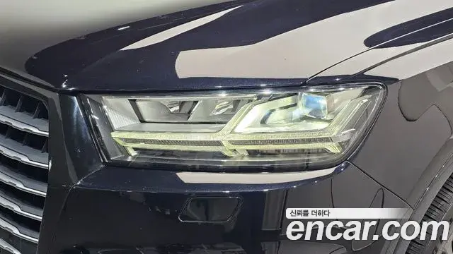 Audi Q7 2019 — Şəkil 1/31