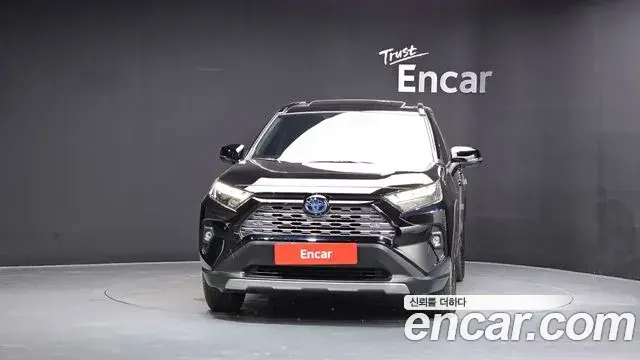 Toyota RAV4 2023 — Şəkil 13/34