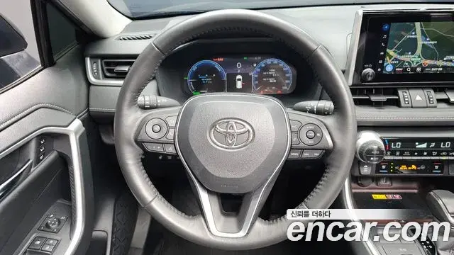 Toyota RAV4 2023 — Şəkil 11/34