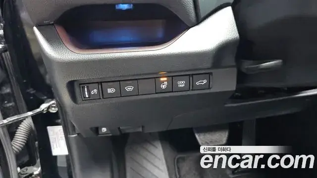 Toyota RAV4 2023 — Şəkil 7/34