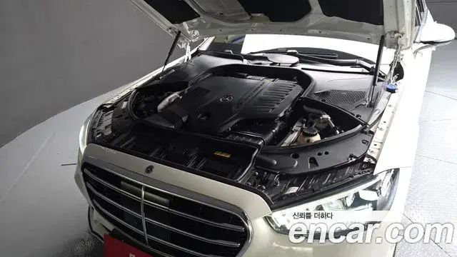 Mercedes-Benz S-Class 2021 — Photo 19/20