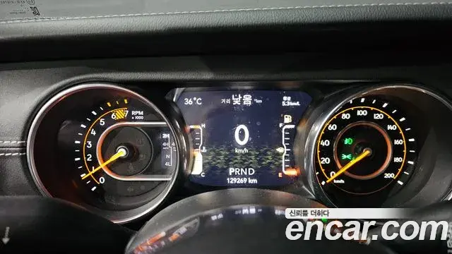 Jeep Wrangler 2019 — Photo 24/31