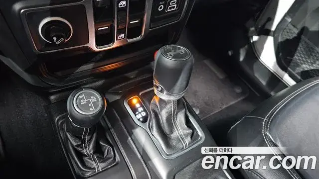 Jeep Wrangler 2019 — Photo 17/31