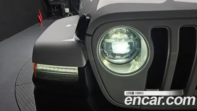 Jeep Wrangler 2019 — Photo 19/31