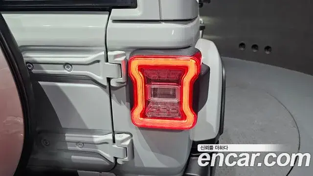 Jeep Wrangler 2019 — Photo 7/31