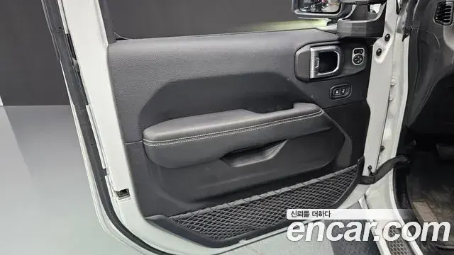 Jeep Wrangler 2019 — Photo 11/31