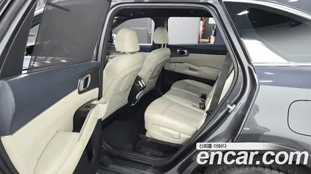 Kia Sorento 2022 — Фото 11/20