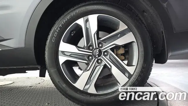 Kia Sorento 2022 — Şəkil 13/41
