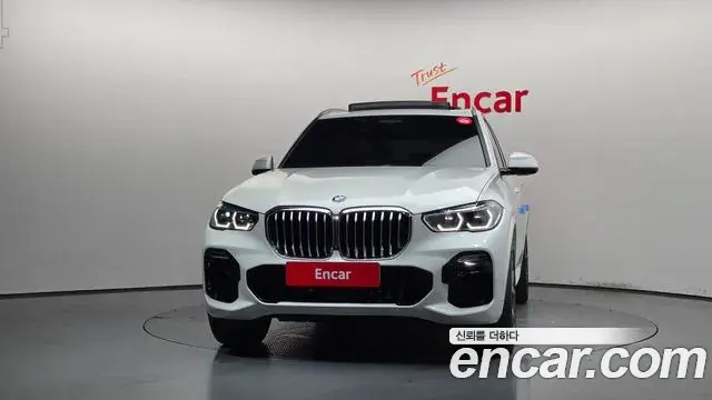 BMW X5 2021 — ფოტო 17/20