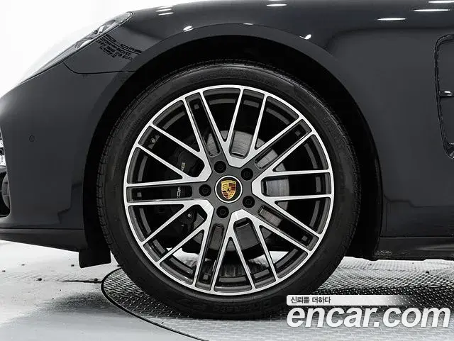 Porsche Panamera 2023 — ფოტო 5/20