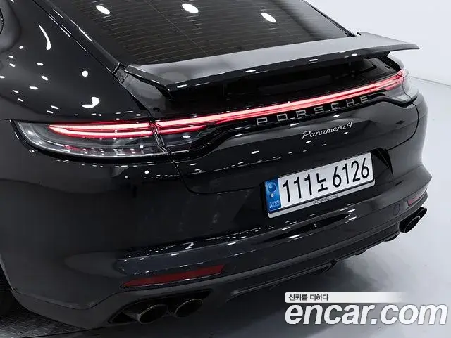 Porsche Panamera 2023 — ფოტო 10/20