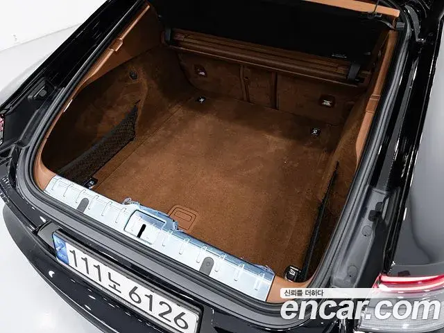Porsche Panamera 2023 — ფოტო 20/20