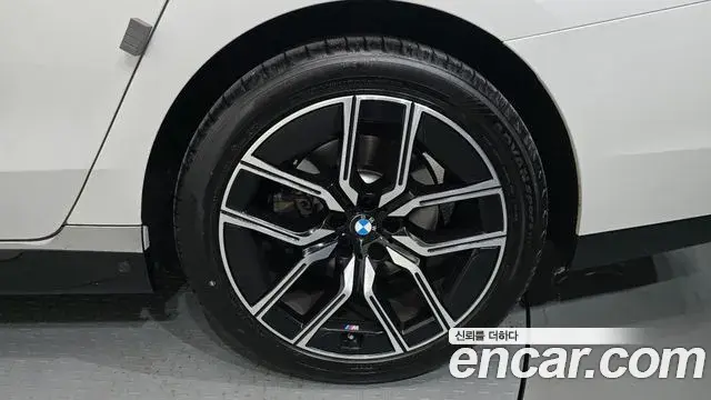 BMW 7 Series 2024 — Photo 21/37