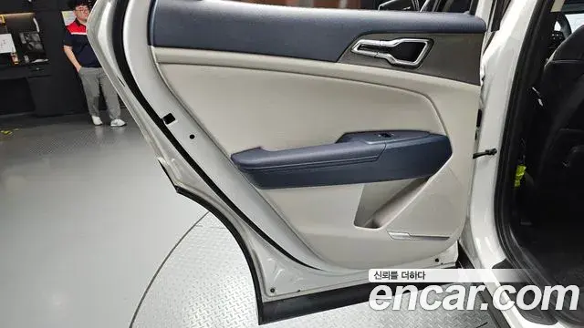 Kia Sportage 2025 — ფოტო 1/33