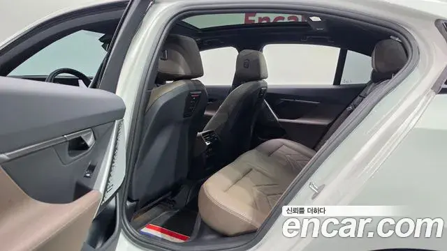 BMW 5 Series 2024 — Photo 10/20