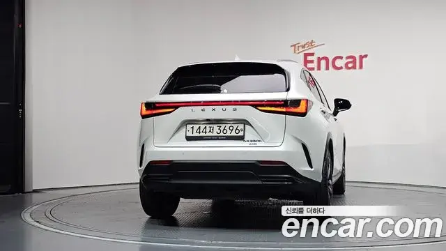Lexus NX350h 2023 — Фото 4/20