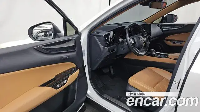 Lexus NX350h 2023 — Фото 10/20