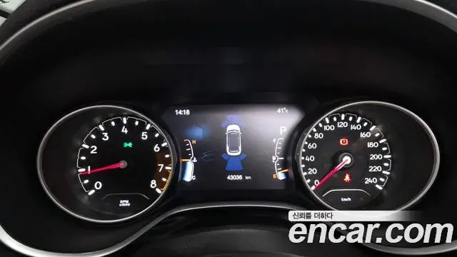 Jeep Compass 2021 — Фото 8/20