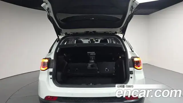 Jeep Compass 2021 — Фото 20/20