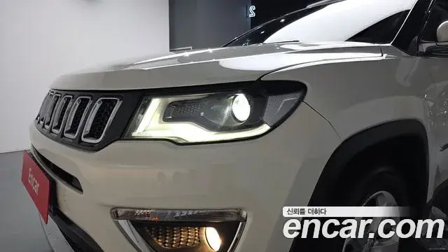 Jeep Compass 2021 — ფოტო 4/33