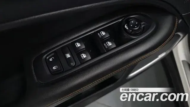 Jeep Compass 2021 — ფოტო 25/33