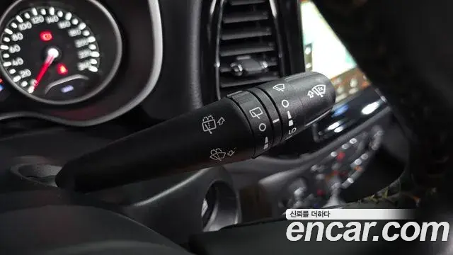 Jeep Compass 2021 — ფოტო 21/33