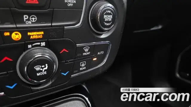 Jeep Compass 2021 — ფოტო 31/33