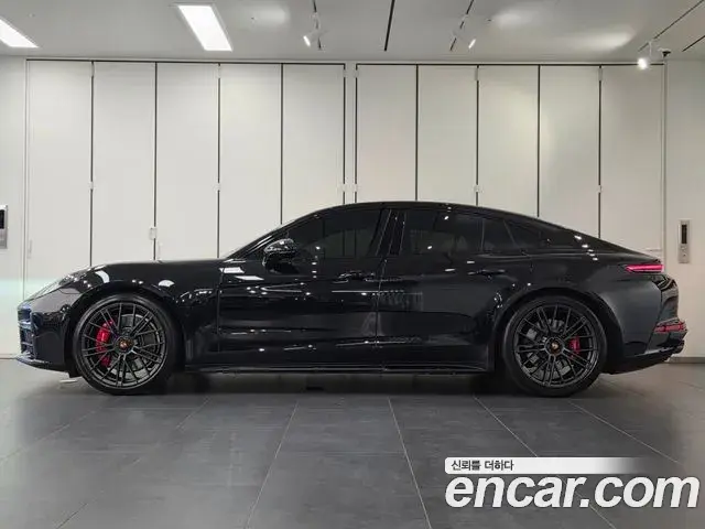Porsche Panamera 2025 — Photo 9/20