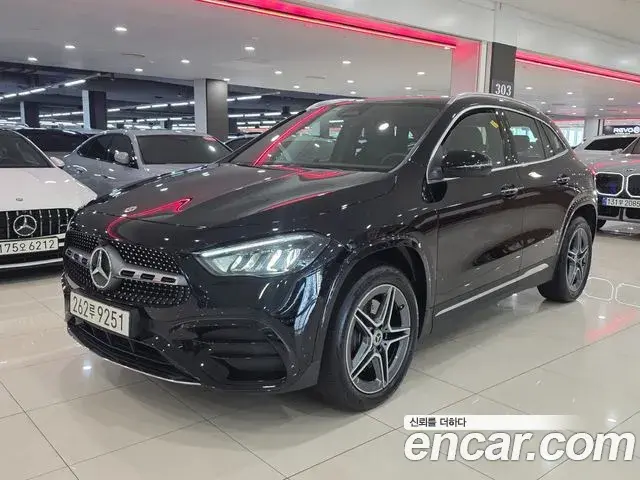 Mercedes-Benz GLA-Class 2025 — Photo 10/18