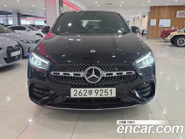 Mercedes-Benz GLA-Class 2025 — Photo 2/18