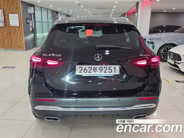 Mercedes-Benz GLA-Class 2025 — Photo 3/18