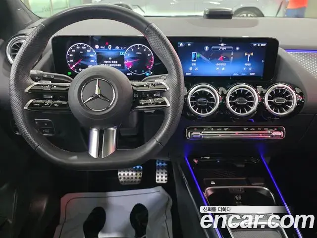 Mercedes-Benz GLA-Class 2025 — Photo 6/18