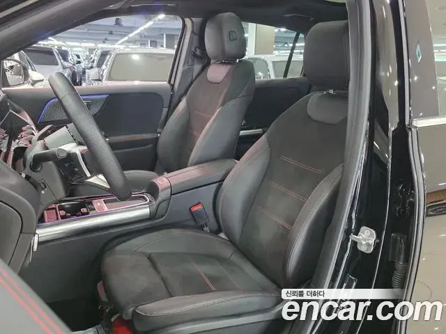 Mercedes-Benz GLA-Class 2025 — Photo 9/18