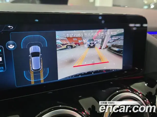 Mercedes-Benz GLA-Class 2025 — Photo 15/18