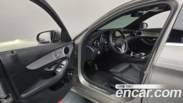 Mercedes-Benz C-Class 2020 — Фото 10/20