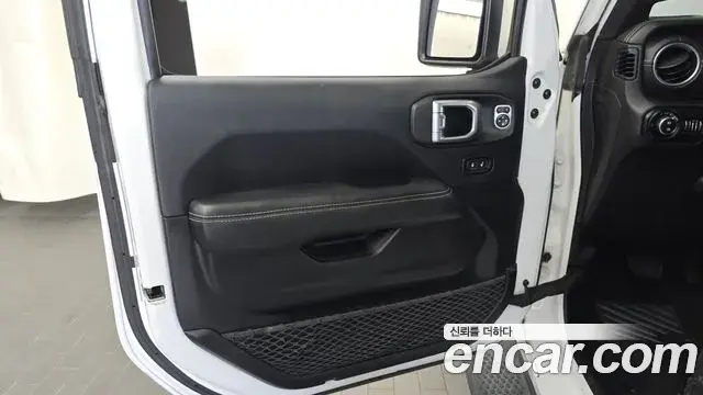 Jeep Wrangler 2019 — Photo 4/31