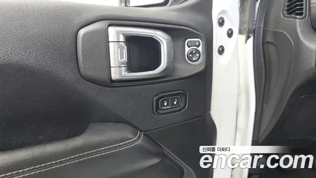 Jeep Wrangler 2019 — Photo 23/31