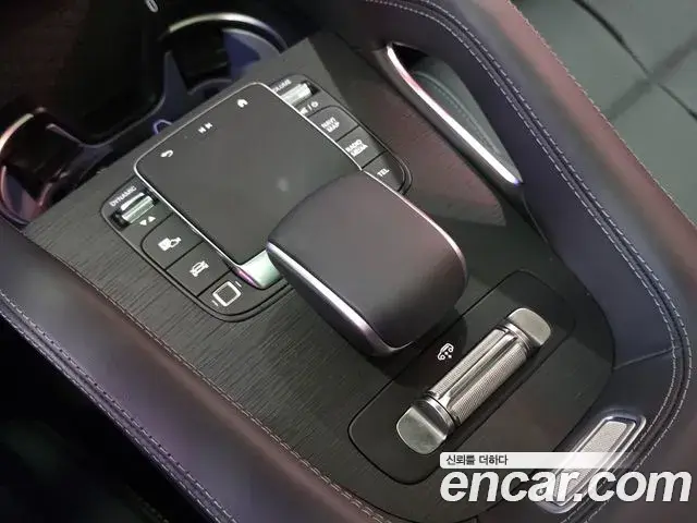 Mercedes-Benz GLE-Class 2026 — Photo 10/18