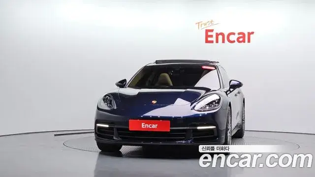 Porsche Panamera 2019 — Şəkil 30/32