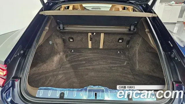 Porsche Panamera 2019 — Şəkil 25/32