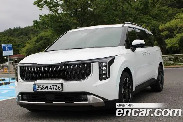Kia Carnival 2025 — Photo 1/20