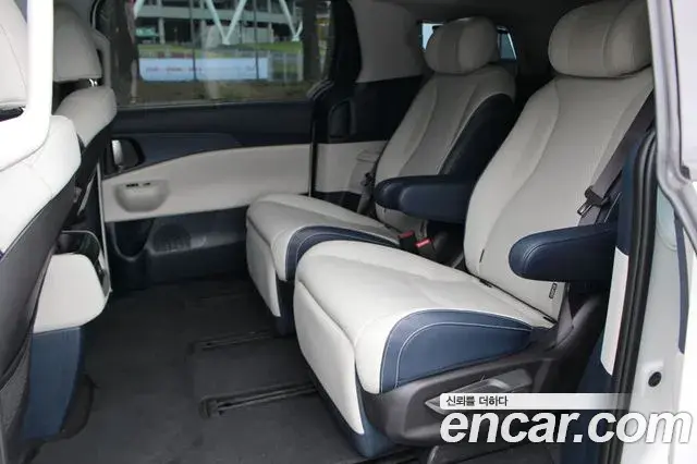 Kia Carnival 2025 — Photo 13/20