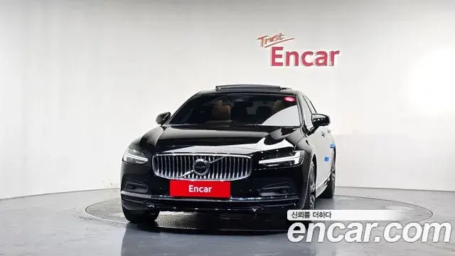 Volvo S90 2023 — ფოტო 28/34