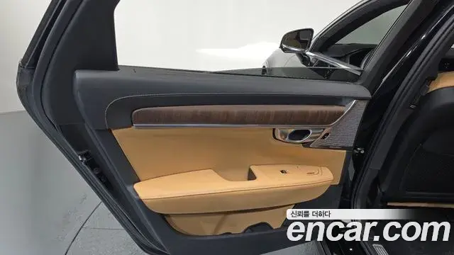 Volvo S90 2023 — ფოტო 27/34