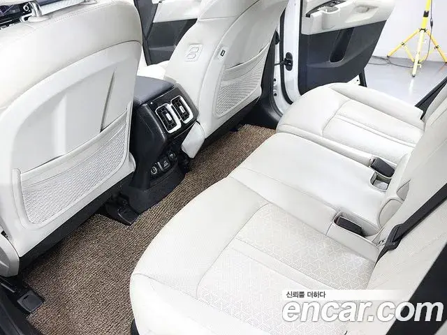Kia Sorento 2023 — Фото 14/20