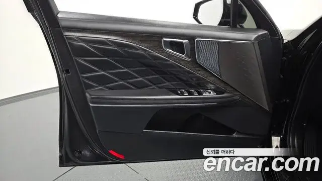 Kia K8 2022 — Photo 33/36
