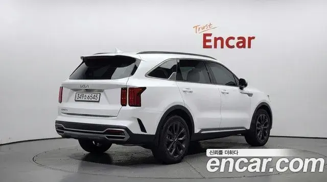 Kia Sorento 2022 — Фото 2/20