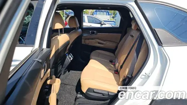 Kia Sorento 2022 — Фото 11/20