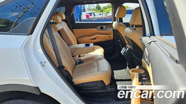 Kia Sorento 2022 — Фото 18/20